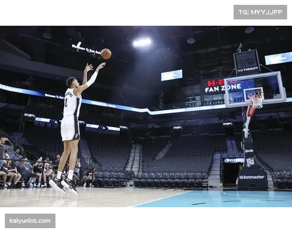 文班亚马对阵火箭六犯离场尚帕尼关键罚球失手